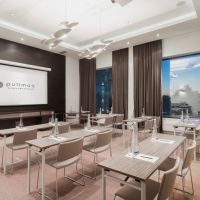 /content/images/pages/1138/zoomi_conference_oleander_classroom.jpg